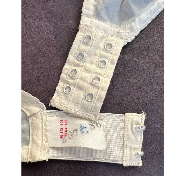 Vintage Ivory White Lace Pin Up Lingerie Retro Nursing Bullet Bra size 36C - Picture 5 of 7